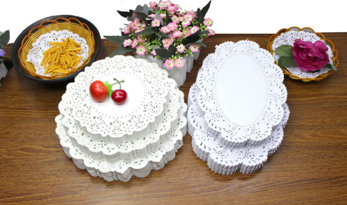 Food grade cake at the end of paper pad hollow lace paper dessert flower paper pad paper insulation pad Food grade cake at the end of paper pad hollow lace paper dessert flower paper pad paper insulation pad