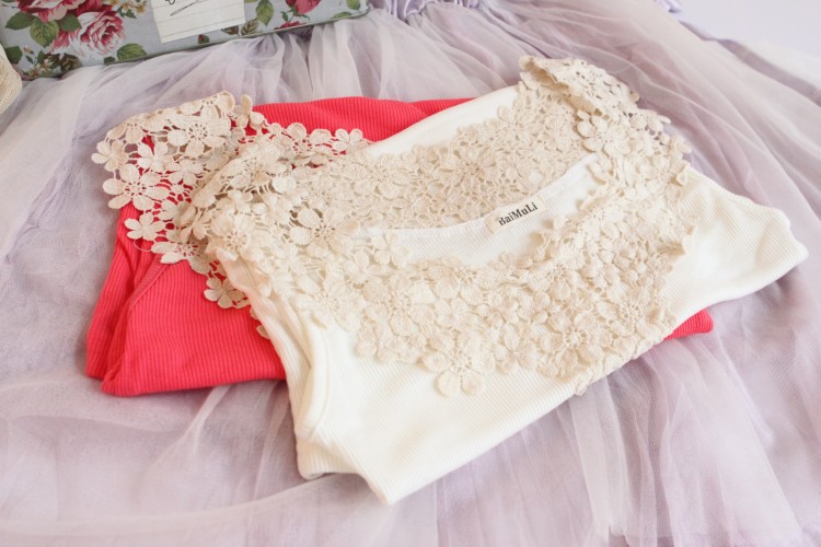 Lady chrysanthemum petals lace hook flower hollow small vest harness vest wholesale base