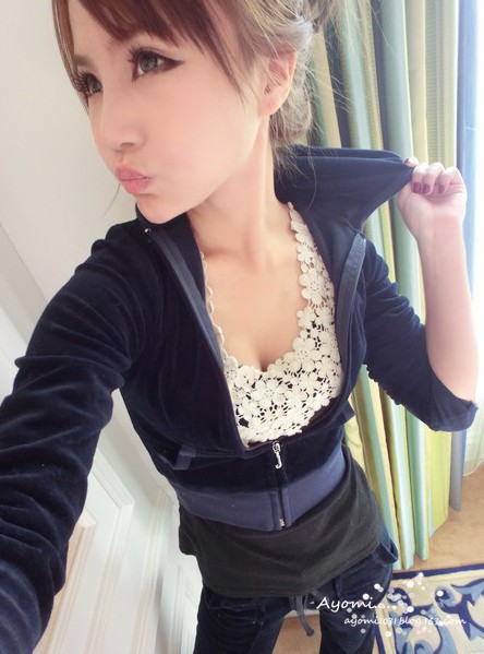 Lady chrysanthemum petals lace hook flower hollow small vest harness vest wholesale base
