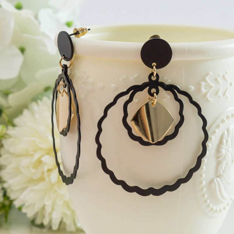 Metal Irregular Geometric Earrings Black Gold Hollow Lace Earrings Vintage Flower Earrings Temperamental Cold Style