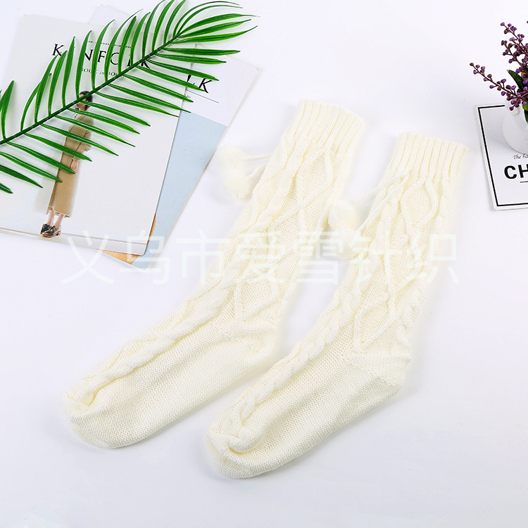 The factory sells the spot to supply the fashionable knitting wool thread to add thick socks female autumn winter The factory sells the spot to supply the fashionable knitting wool thread to add thick socks female autumn winter
