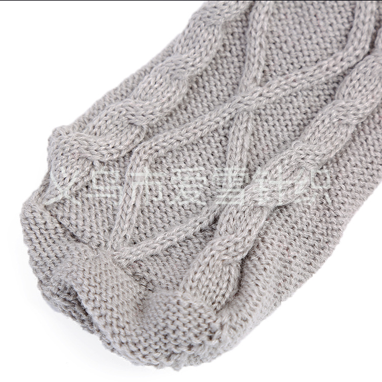 The factory sells the spot to supply the fashionable knitting wool thread to add thick socks female autumn winter The factory sells the spot to supply the fashionable knitting wool thread to add thick socks female autumn winter