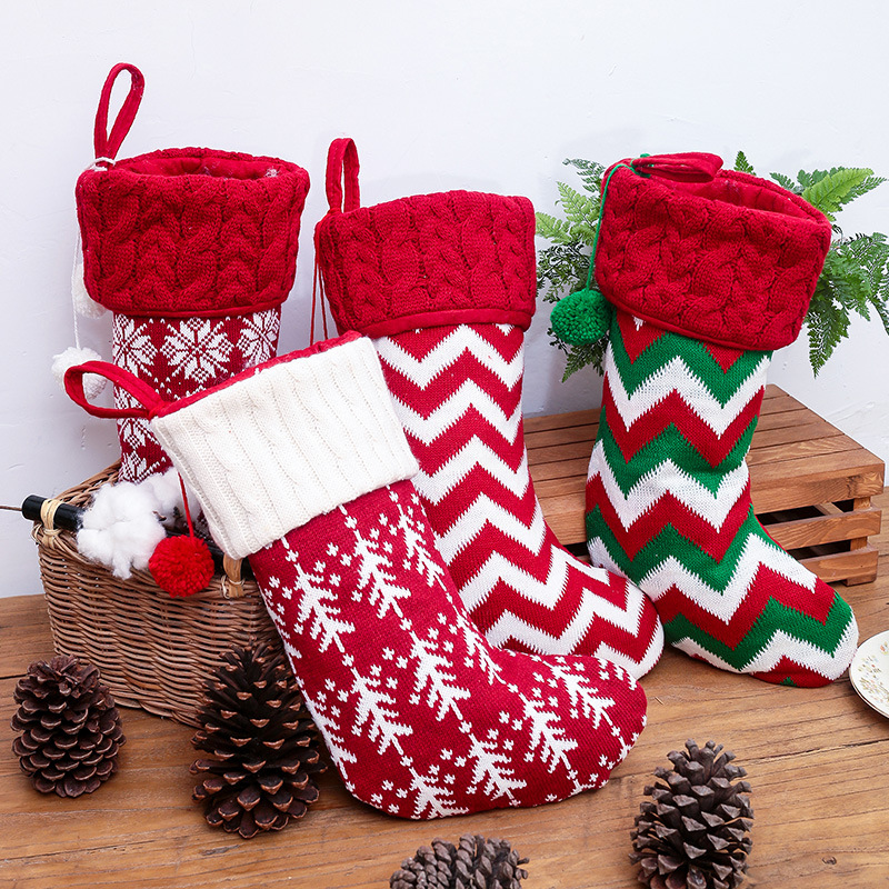 Quying New Christmas Decorations Knitted Christmas Stockings Woolen Yarn Socks Red and White Elk Gift Bag Children Gift Bag