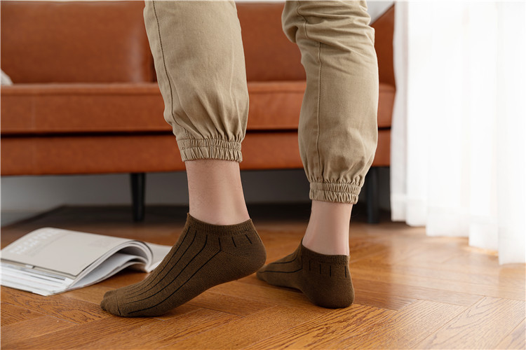 Socks Men's MidCalf Length Sock Street Vendor Stocks Men's Socks and Women's Socks Ankle Socks Four Seasons Wearable
