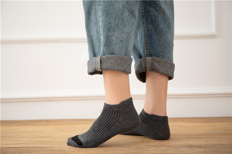 Socks Men's MidCalf Length Sock Street Vendor Stocks Men's Socks and Women's Socks Ankle Socks Four Seasons Wearable