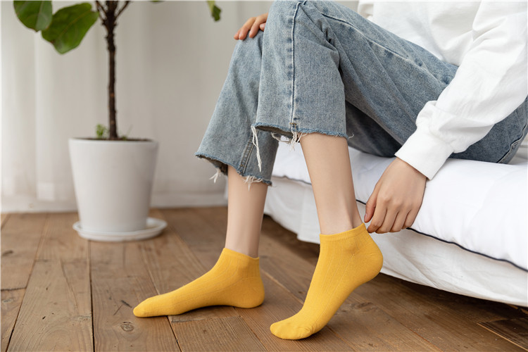 Socks Men's MidCalf Length Sock Street Vendor Stocks Men's Socks and Women's Socks Ankle Socks Four Seasons Wearable