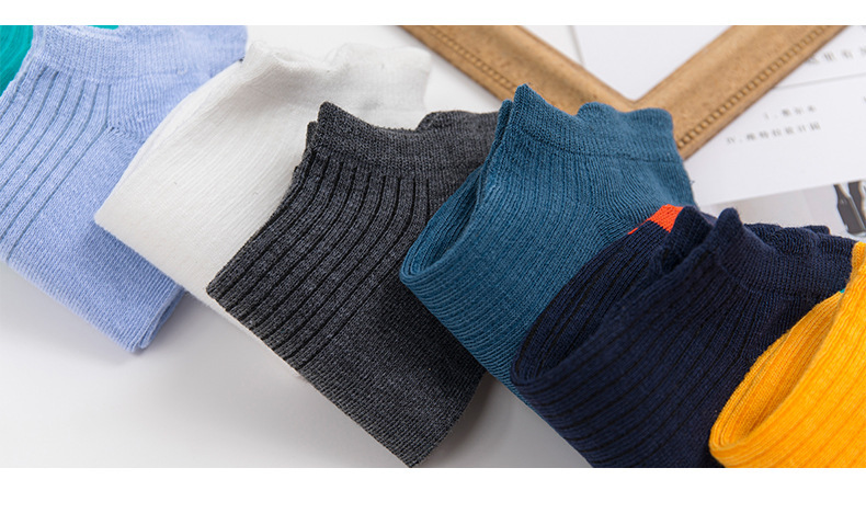 Socks Men's MidCalf Length Sock Street Vendor Stocks Men's Socks and Women's Socks Ankle Socks Four Seasons Wearable