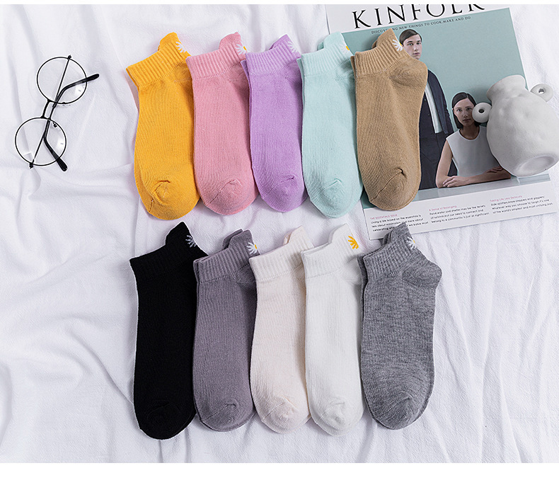 Socks Men's MidCalf Length Sock Street Vendor Stocks Men's Socks and Women's Socks Ankle Socks Four Seasons Wearable