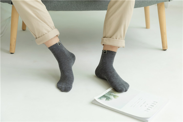 Socks Men's MidCalf Length Sock Street Vendor Stocks Men's Socks and Women's Socks Ankle Socks Four Seasons Wearable