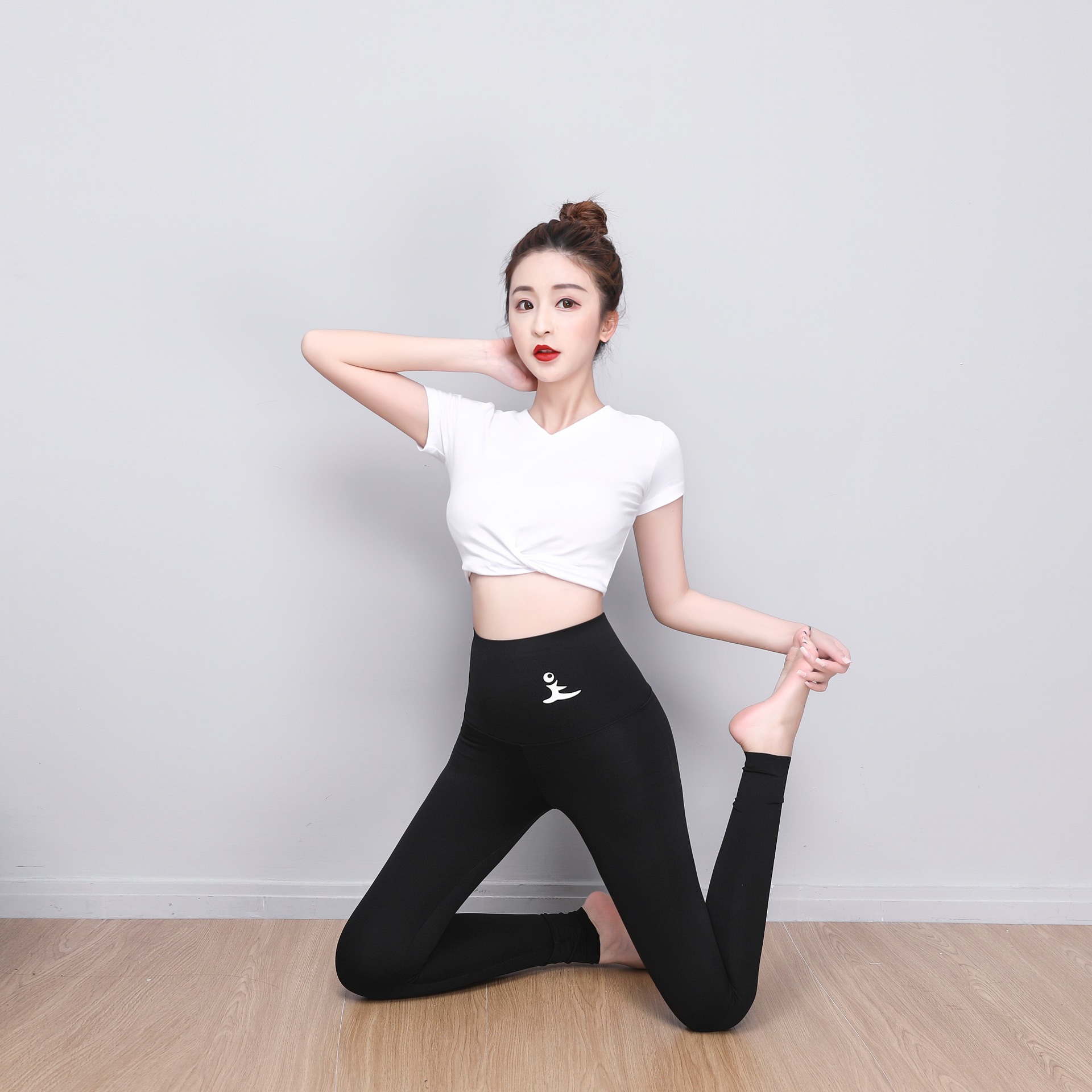 [Cross-Border] Women's Outer Wear Sports Tight Butt-Lift Underwear Shark Skin Leggings Waist Shaping European and American Pants Yoga Ninth Pants
