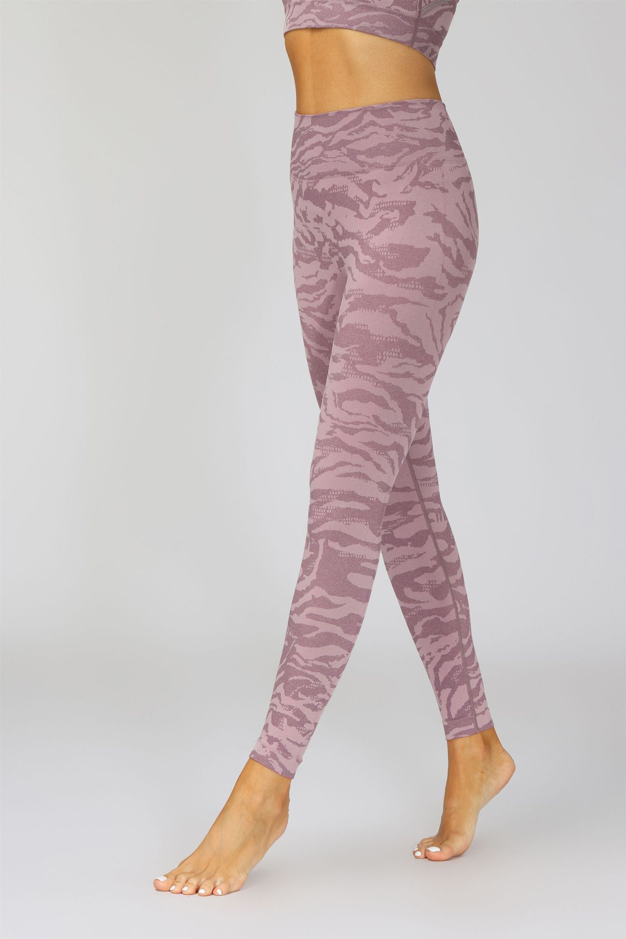2021 Cross-Border AliExpress New Camouflage Seamless Ninth Pants Tiger Pattern Fitness Pants Yoga Clothes Bra Trousers Suit