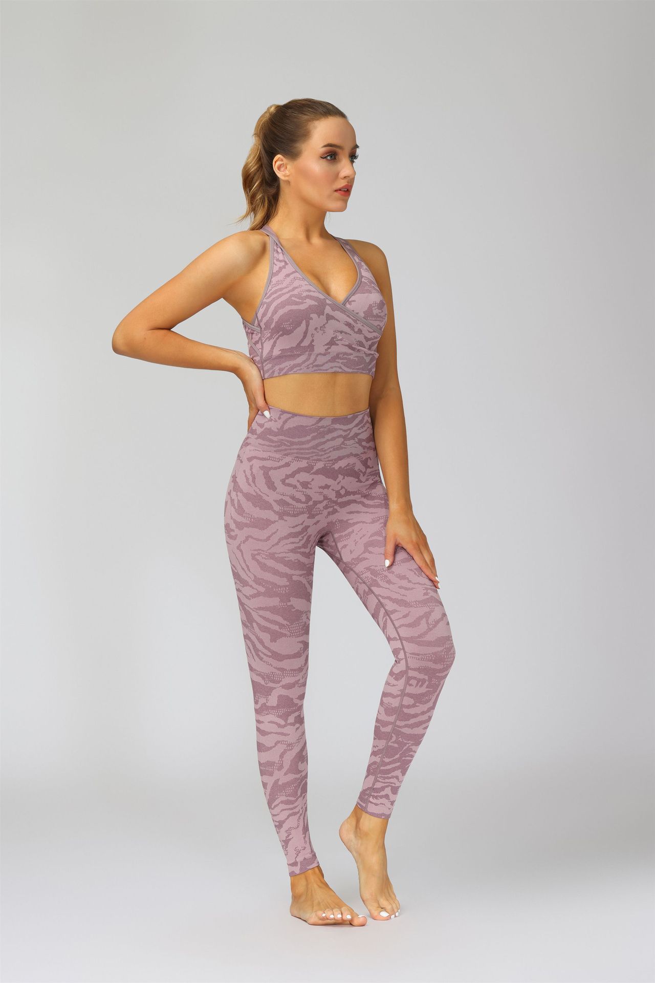 2021 Cross-Border AliExpress New Camouflage Seamless Ninth Pants Tiger Pattern Fitness Pants Yoga Clothes Bra Trousers Suit