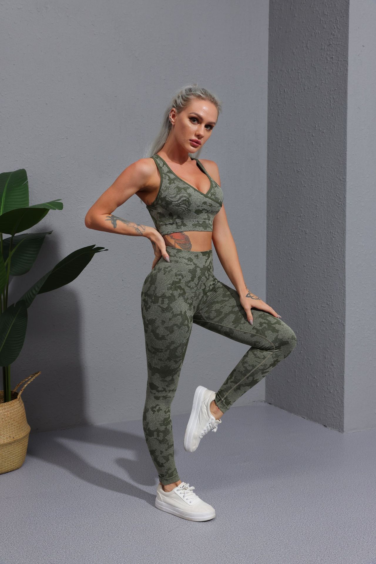 2021 Cross-Border AliExpress New Camouflage Seamless Ninth Pants Tiger Pattern Fitness Pants Yoga Clothes Bra Trousers Suit