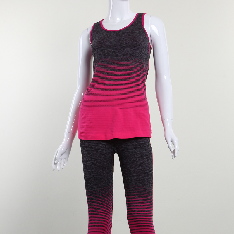 Gradients vest and cropped trousers set yoga wear