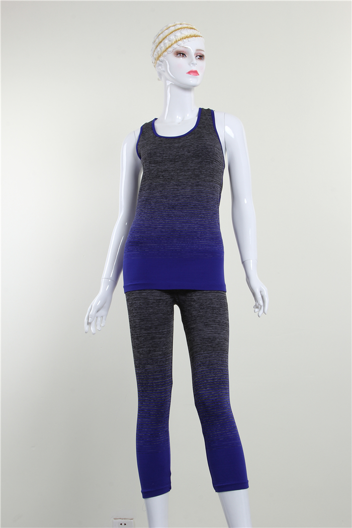 Gradients vest and cropped trousers set yoga wear