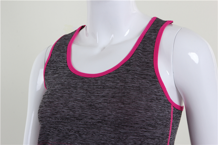 Gradients vest and cropped trousers set yoga wear