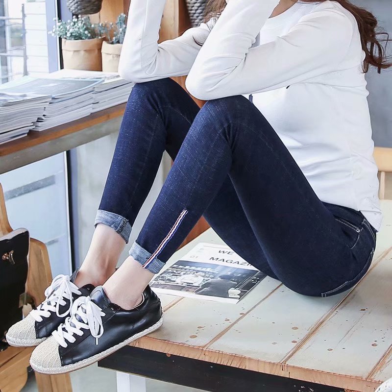 High - waisted, tight, slim, curled up, ladies' jeans. Versatile, cuffed, pencil - trimmed, cropped trousers