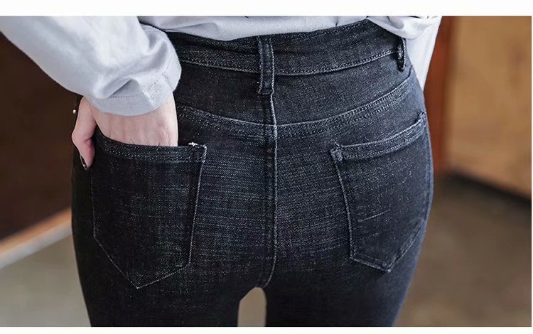 High - waisted, tight, slim, curled up, ladies' jeans. Versatile, cuffed, pencil - trimmed, cropped trousers