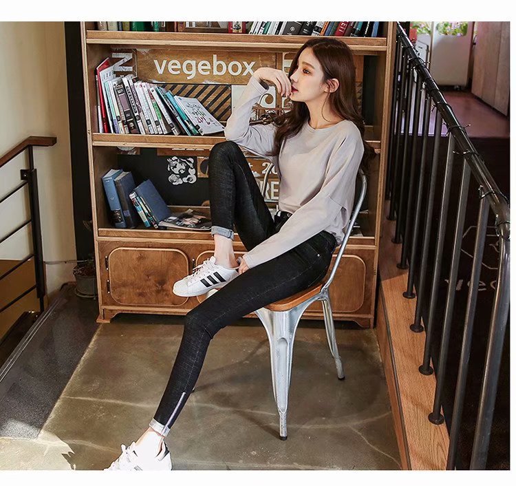 High - waisted, tight, slim, curled up, ladies' jeans. Versatile, cuffed, pencil - trimmed, cropped trousers