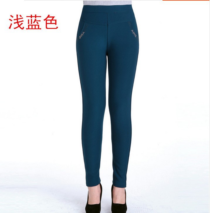 Winter hot style middle aged bamboo charcoal leggings with a pile of fleece and a pair of trousers. Winter hot style middle aged bamboo charcoal leggings with a pile of fleece and a pair of trousers.
