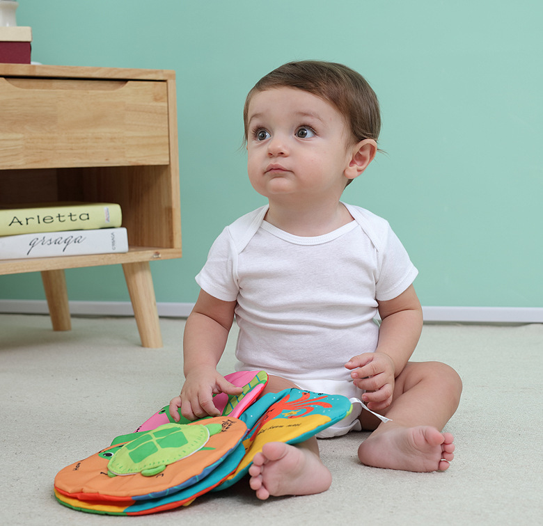 The new children 's toys to tear not widely cloth books flowers toy, baby toy baby early education enlightenment books The new children 's toys to tear not widely cloth books flowers toy, baby toy baby early education enlightenment books