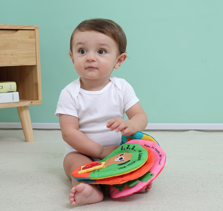 The new children 's toys to tear not widely cloth books flowers toy, baby toy baby early education enlightenment books The new children 's toys to tear not widely cloth books flowers toy, baby toy baby early education enlightenment books