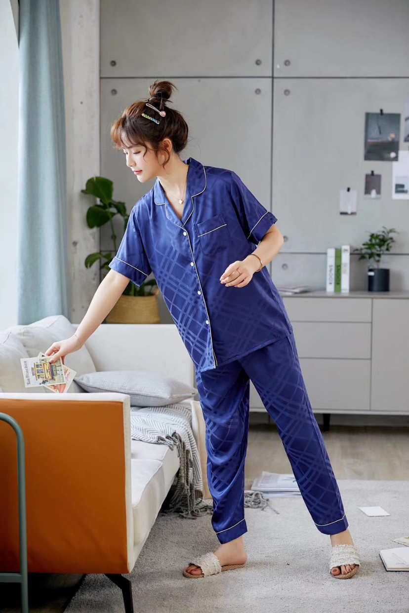 Silk jacquard fabric, short sleeved trousers and pajamas