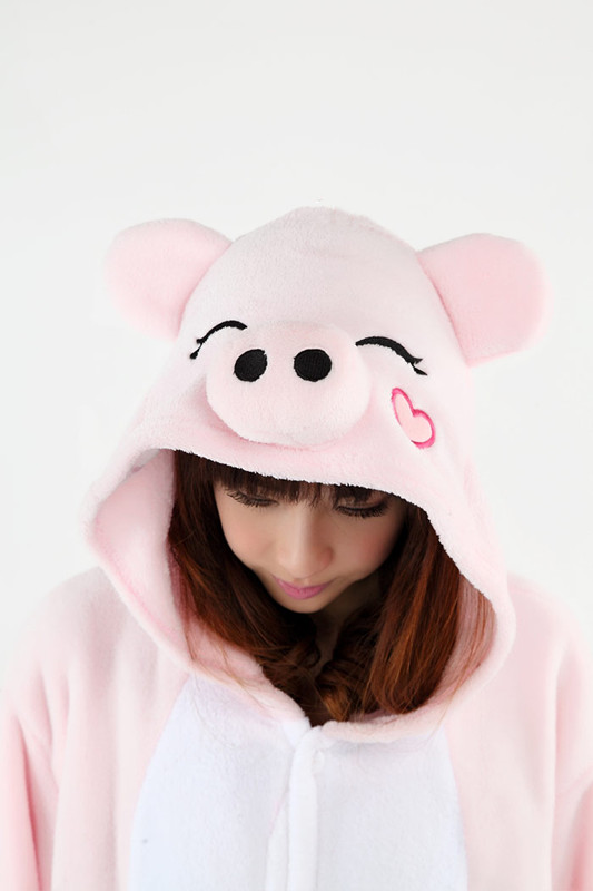 Wool flannel shoes to keep warm in autumn and winter paired with cartoon animal pajamas pink black pig