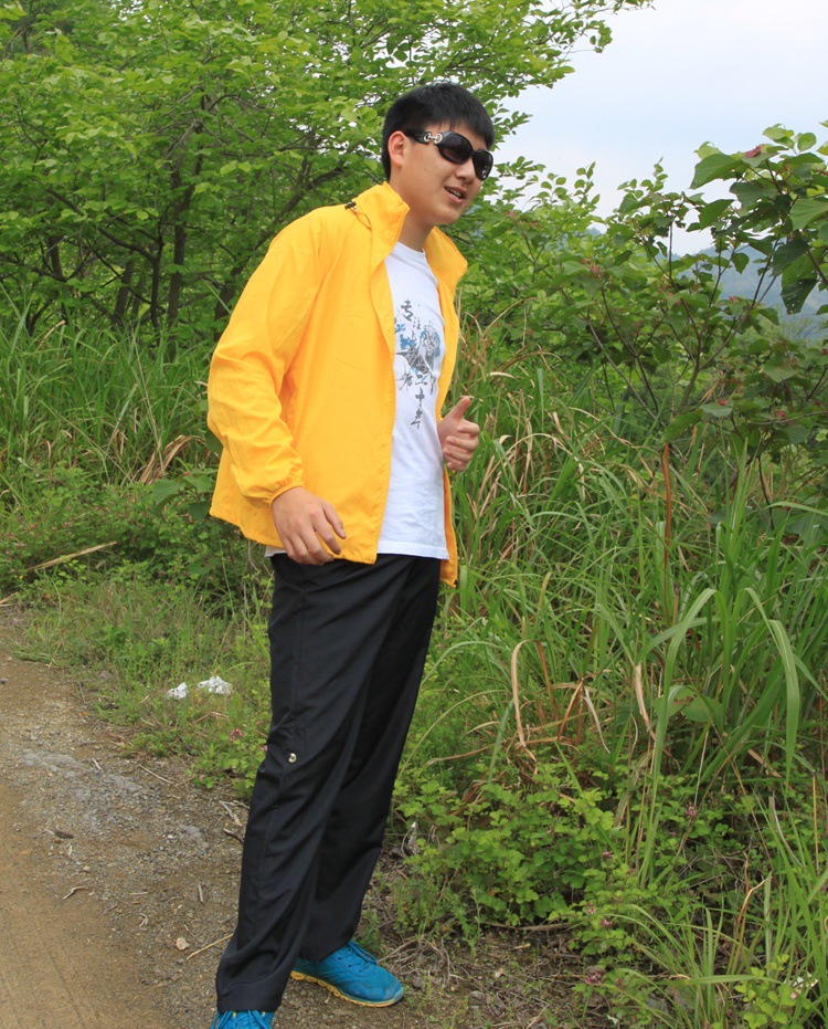 Wholesale light board outdoor skin windbreaker quick dry clothes men's and women's clothing can be used to produce logos Wholesale light board outdoor skin windbreaker quick dry clothes men's and women's clothing can be used to produce logos