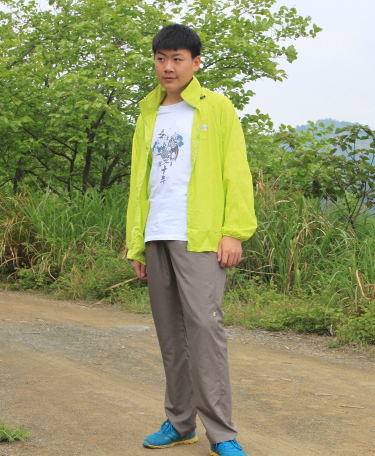 Wholesale light board outdoor skin windbreaker quick dry clothes men's and women's clothing can be used to produce logos Wholesale light board outdoor skin windbreaker quick dry clothes men's and women's clothing can be used to produce logos