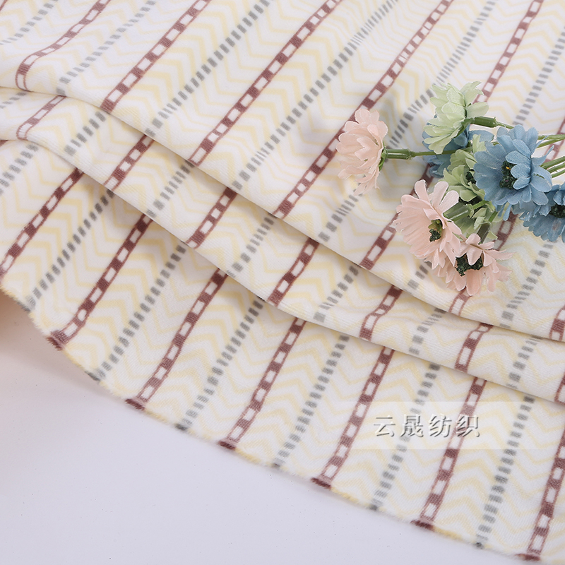 Crystal fleece spot ying le fleece printed fabric Crystal flannelette knitted fabric home wear home textile fabric customization