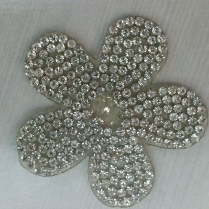 Bow plum CK diamond pattern plastic aluminum mesh network version glass drill garment accessories