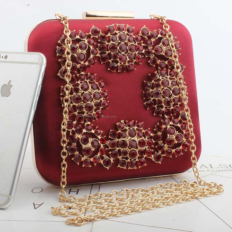 High-End Alloy Diamond Hand Holding Dinner Bag Women's Fashion All-Match Wedding Dress Garment Bag