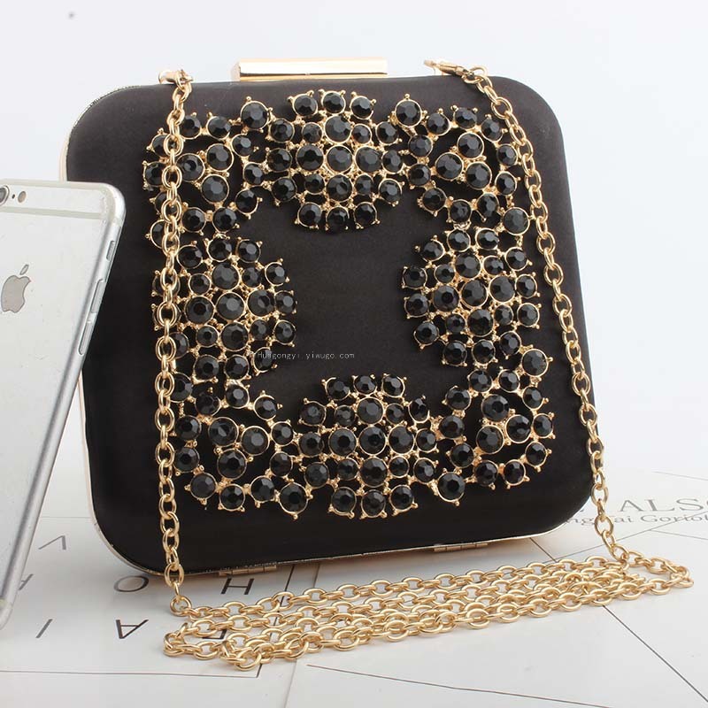 High-End Alloy Diamond Hand Holding Dinner Bag Women's Fashion All-Match Wedding Dress Garment Bag