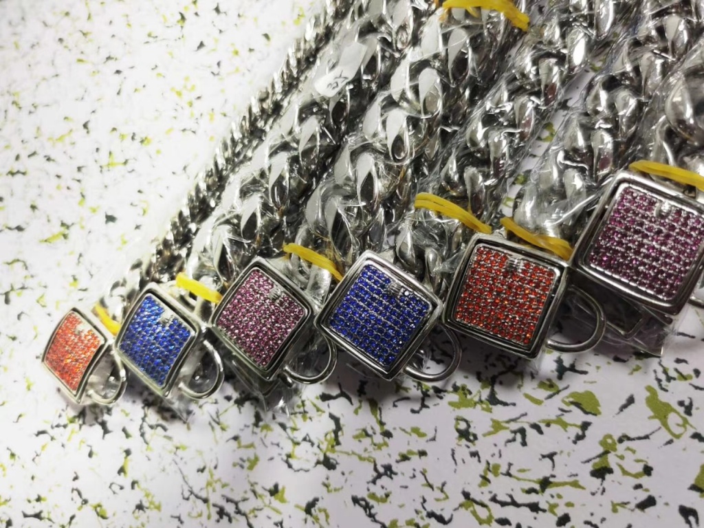 Titanium Steel Pet Chain Stainless Steel Inlaid Small Dog Leash a Bulldog Necklace Titanium Steel Pet Chain Stainless Steel Inlaid Small Dog Leash a Bulldog Necklace