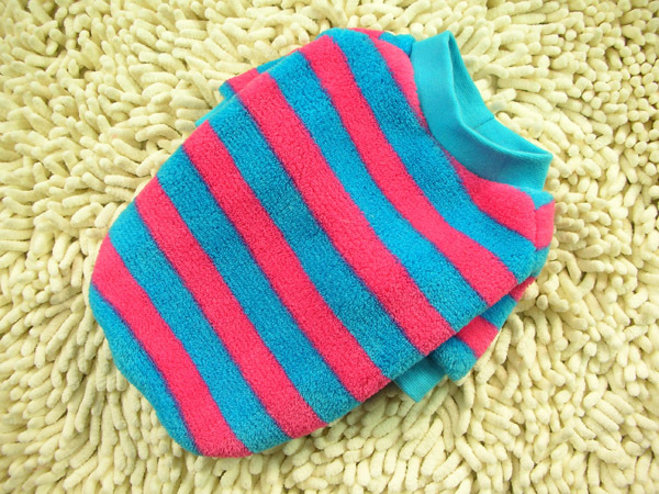 The CWQ pet clothing color stripe round neck sweater, coral fleece warm and breathable The CWQ pet clothing color stripe round neck sweater, coral fleece warm and breathable
