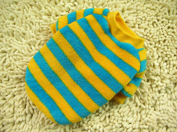 The CWQ pet clothing color stripe round neck sweater, coral fleece warm and breathable The CWQ pet clothing color stripe round neck sweater, coral fleece warm and breathable
