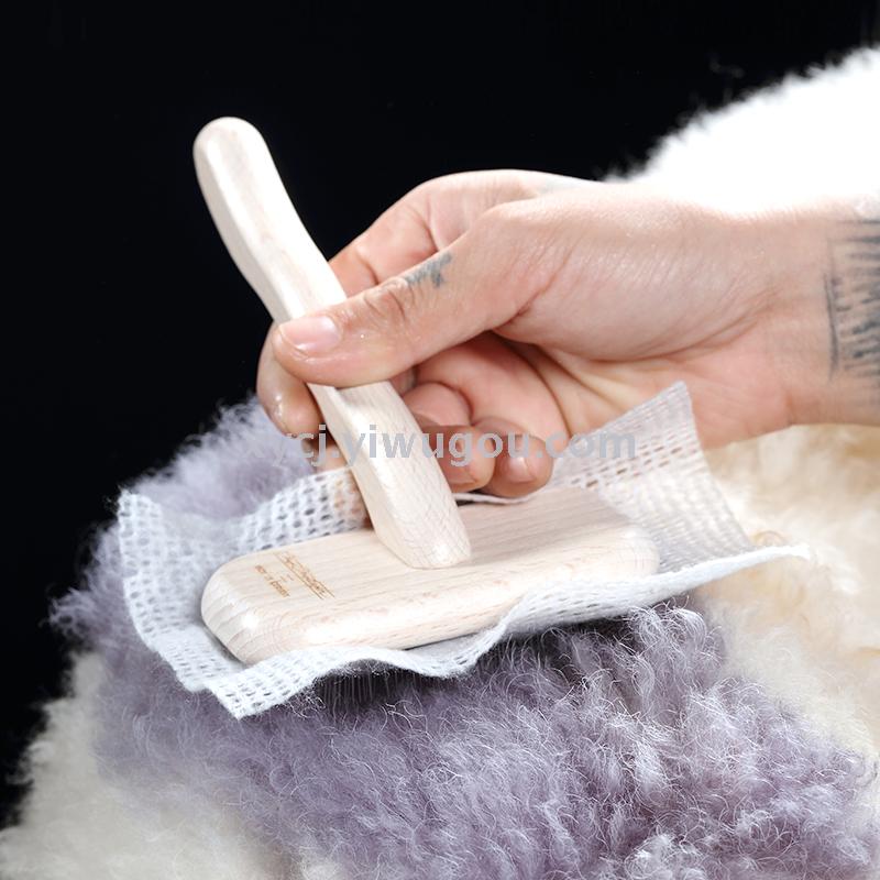Pet grooming cleanser