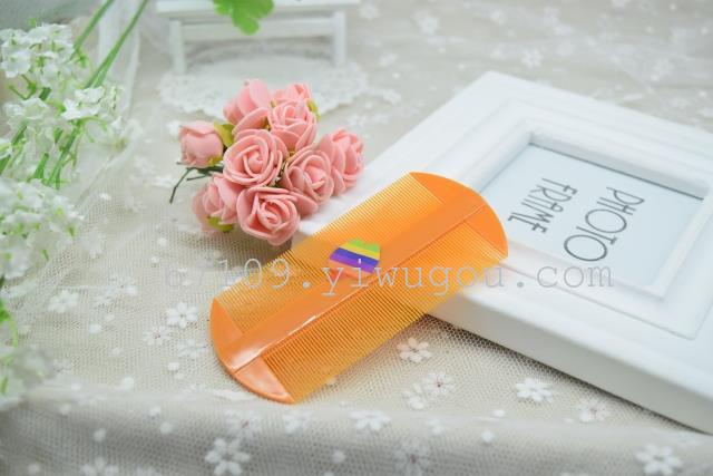 A single plastic grate