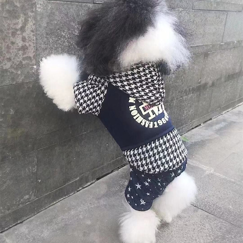 2018 Autumn and Winter Dog Clothes Fleece-Lined Pet Clothing Cat Sweater Black and White Plaid Thickened Four-Leg Cotton-Padded Clothes Supplies