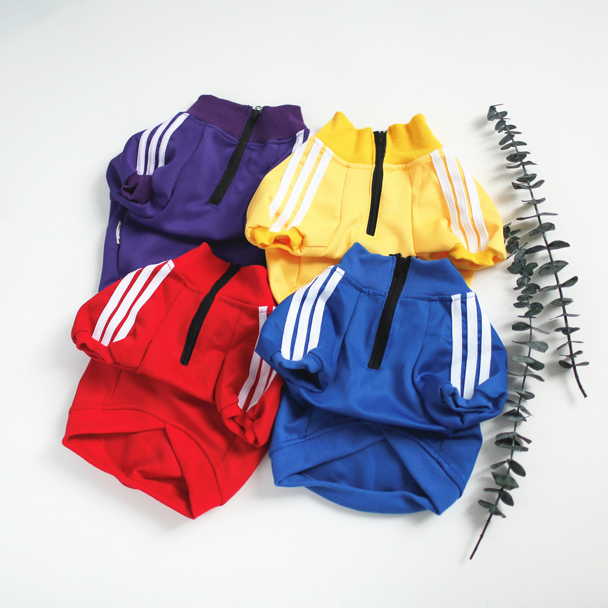 Keji Schenery Fadou Pet Popular Brand Three Bars Dog Pattern Sweater Spoof Autumn and Winter Sports Dog Clothes