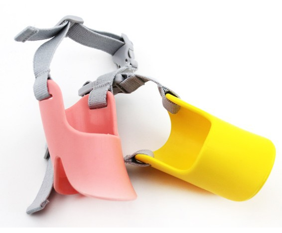 Duck muzzle a new type of dog muzzle is anti-bite and anti-bite soft plastic multi-color plastic of optional size Duck muzzle a new type of dog muzzle is anti-bite and anti-bite soft plastic multi-color plastic of optional size