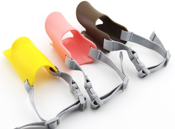 Duck muzzle a new type of dog muzzle is anti-bite and anti-bite soft plastic multi-color plastic of optional size Duck muzzle a new type of dog muzzle is anti-bite and anti-bite soft plastic multi-color plastic of optional size