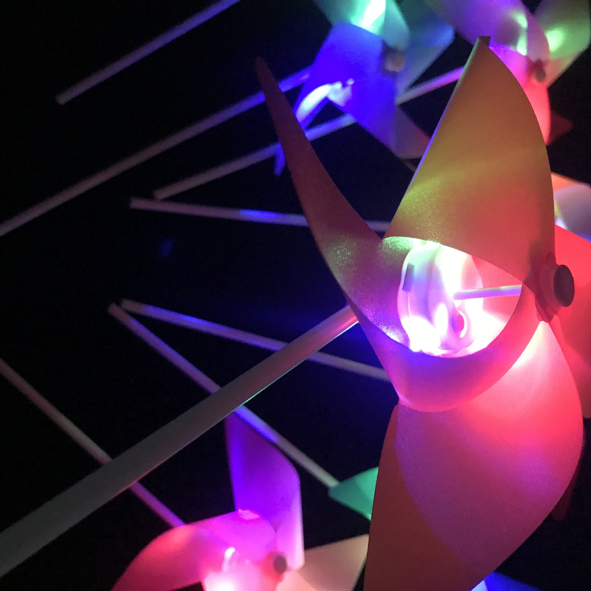 Children's Nostalgia Toys Luminous Toys Little Windmill Flash Windmill Educational Outdoor Cartoon Stall Toys Wholesale