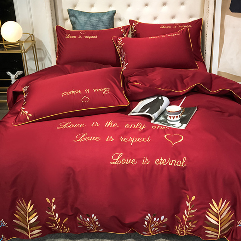 Wedding bedding Cotton Wedding Four-Piece Set Bright Red Wedding Cotton Wedding Bedding Bed Sheet Quilt Cover
