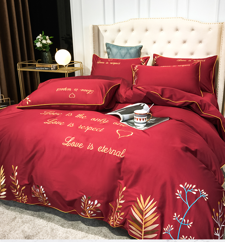 Wedding bedding Cotton Wedding Four-Piece Set Bright Red Wedding Cotton Wedding Bedding Bed Sheet Quilt Cover