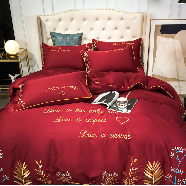 Wedding bedding Cotton Wedding Four-Piece Set Bright Red Wedding Cotton Wedding Bedding Bed Sheet Quilt Cover