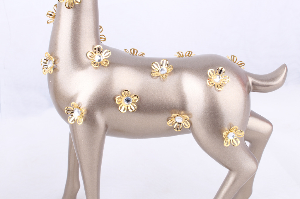Resin Crafts Sika Deer Home Decorations Living Room Wine Cabinet Decoration Wedding Gifts Gifts Resin Crafts Sika Deer Home Decorations Living Room Wine Cabinet Decoration Wedding Gifts Gifts