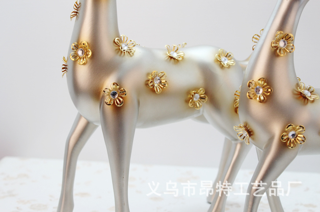 Resin Crafts Sika Deer Home Decorations Living Room Wine Cabinet Decoration Wedding Gifts Gifts Resin Crafts Sika Deer Home Decorations Living Room Wine Cabinet Decoration Wedding Gifts Gifts