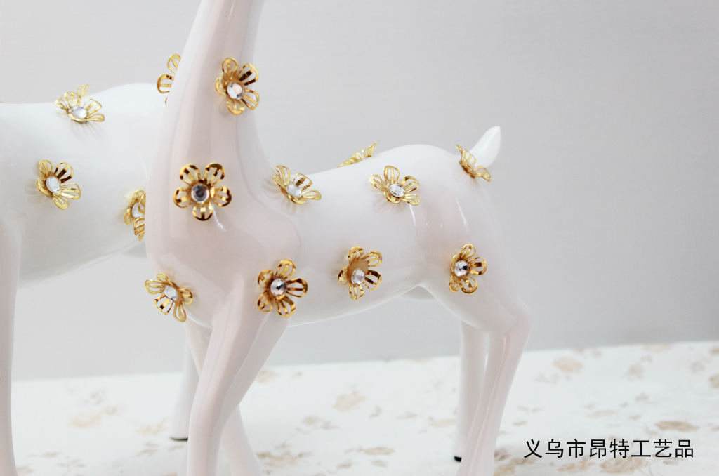 Resin Crafts Sika Deer Home Decorations Living Room Wine Cabinet Decoration Wedding Gifts Gifts Resin Crafts Sika Deer Home Decorations Living Room Wine Cabinet Decoration Wedding Gifts Gifts